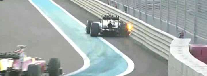 Mark Webber raspando o guard-rail no Yas Marina Circuit, em Abu Dhabi